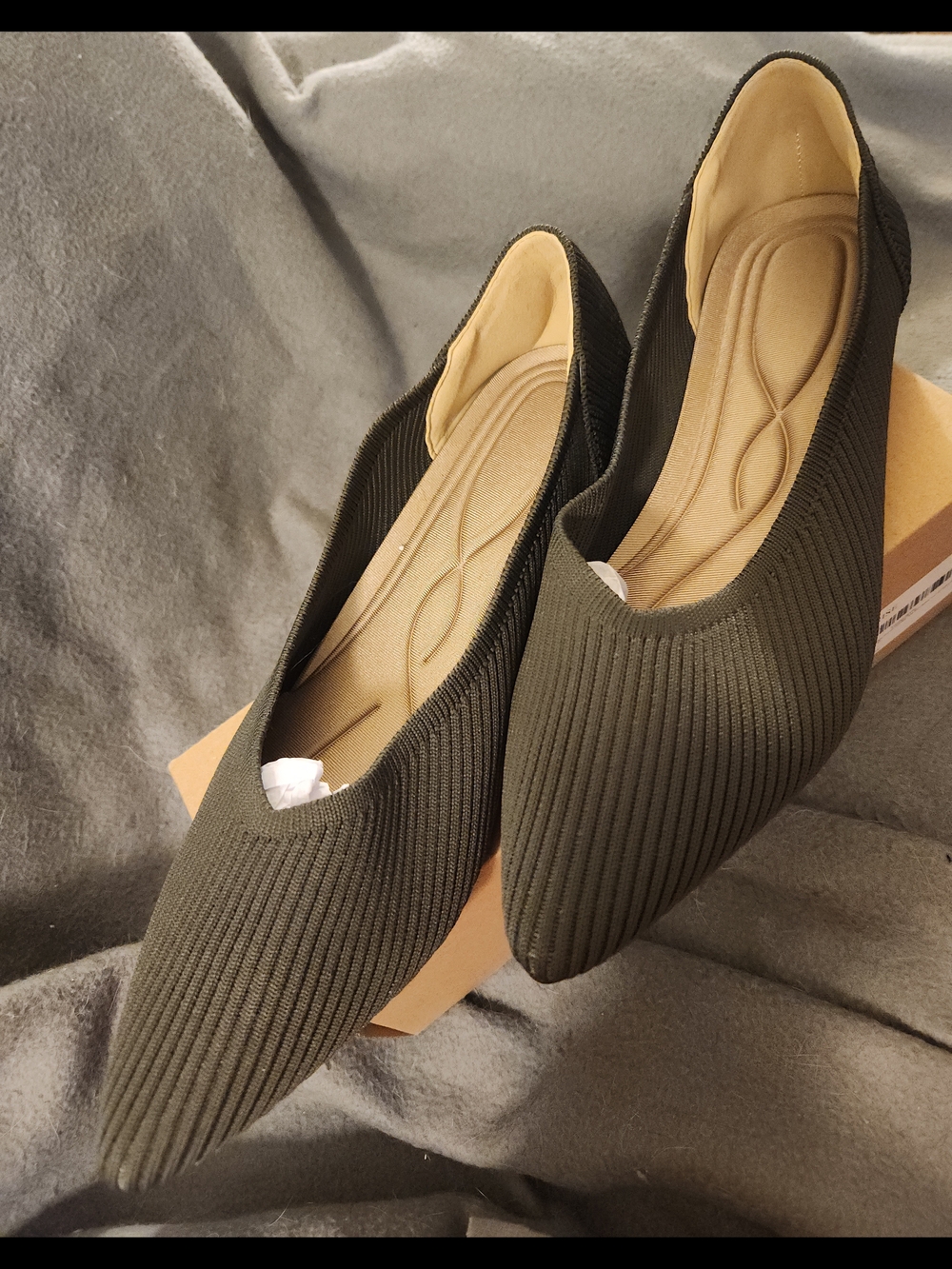 Pointed Ribbed Knit Slip-On Flats in Olive Green